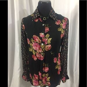 Beautiful silk blouse by Tess in size small